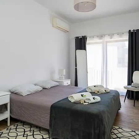 Portimao Central Apartment 波尔蒂芒